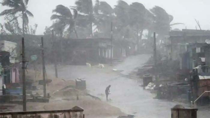 heavy rains, cyclones and floods in all parts of India